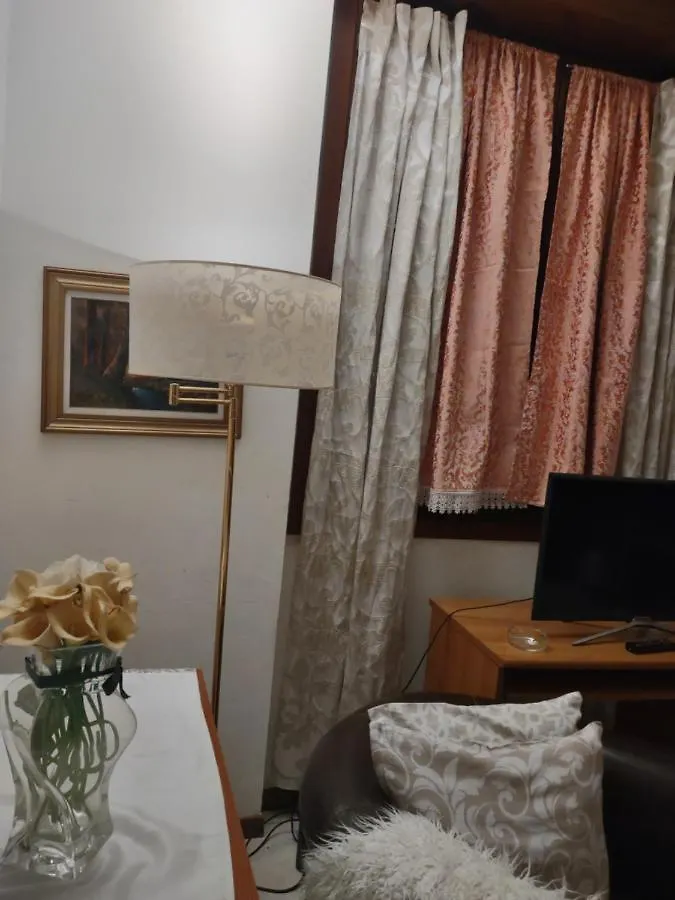 Dolce Notti Apartment Bergamo Homestay