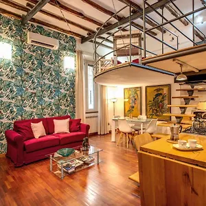 https://san-calisto-suite.it-romehotels.com