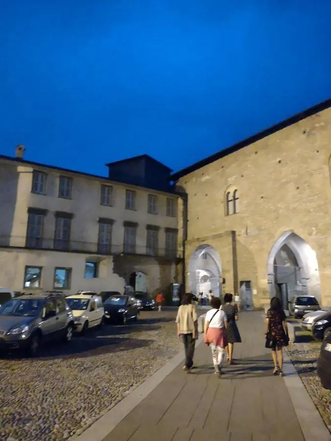 Homestay Dolce Notti Apartment Bergamo Italy
